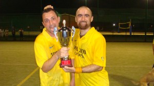 Fabio Tagliaferri e Alessandro Rencricca festeggiano la coppa del Ventennale nel 2009